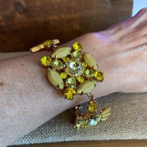 Yellow vintage feel jeweled bracelet New!